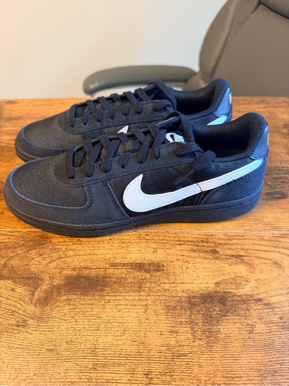 Nike Field Generals Black Sneakers with White Swoosh 7Y/8.5W